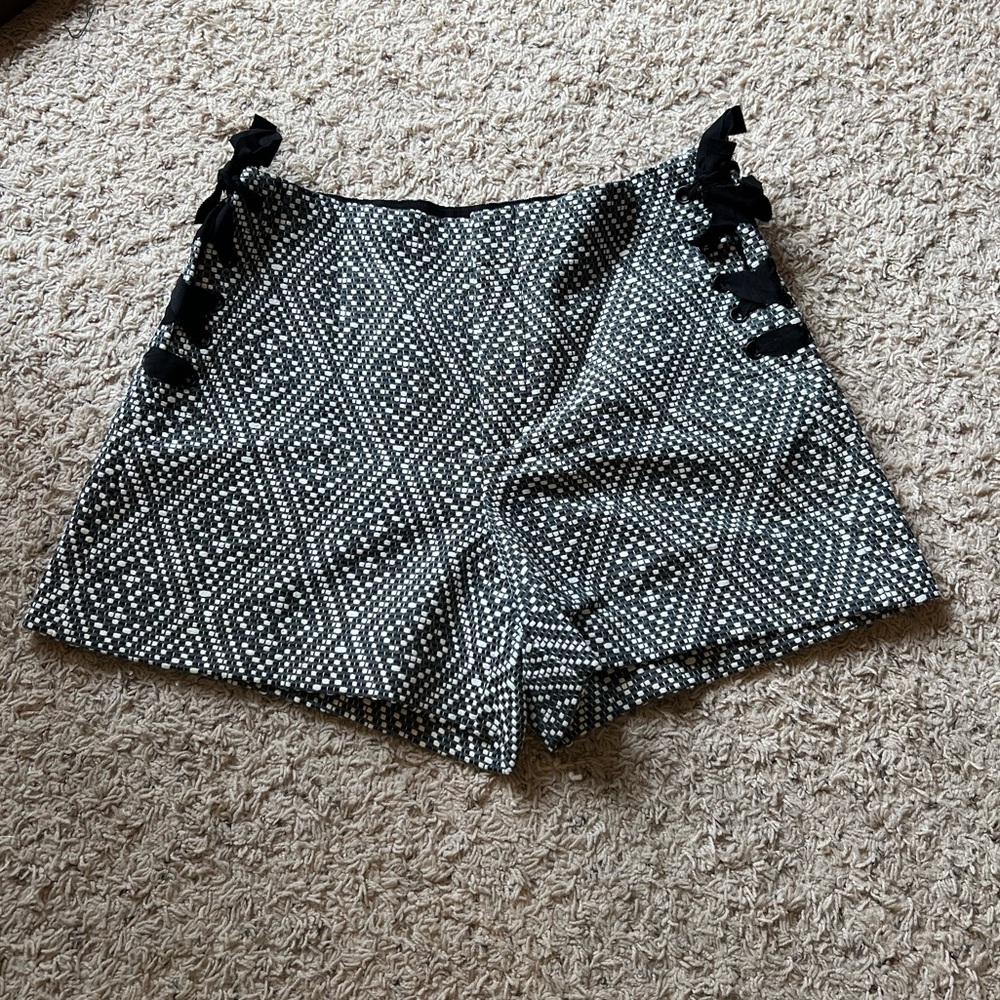 GAP Black & White Ribbon Side Shorts